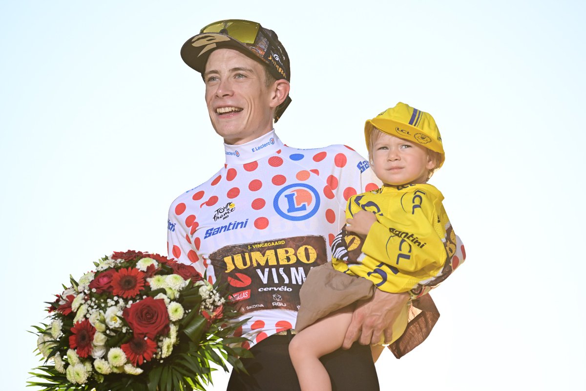 maillotapois's tweet image. RT &amp;amp; follow pour tenter de gagner un maillot à pois dédicacé par le meilleur grimpeur 2022 🇩🇰 Jonas Vingegaard avec @SANTINI_SMS ⚪️🔴

#TDF2022