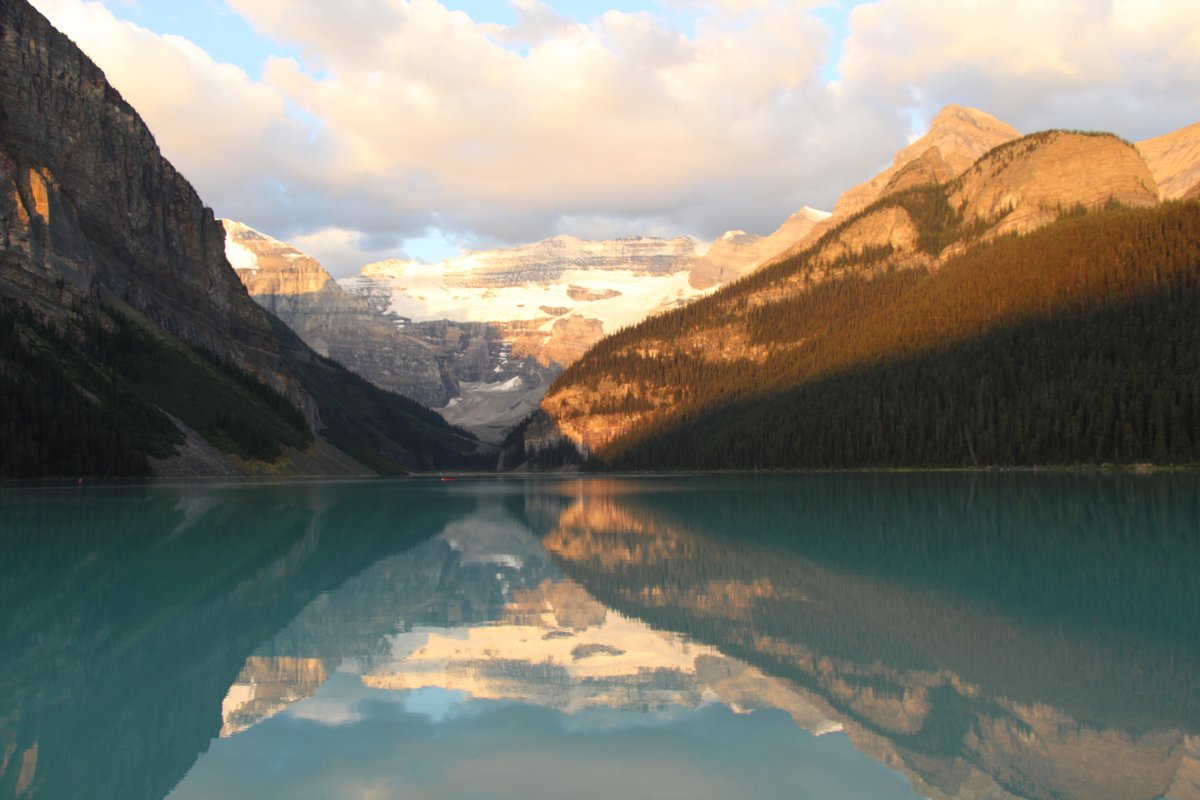 curlingdude's tweet photo. I’ve decided to post pictures from past events.
This is from my trip with @awightman to Lake Louise in Aug 2021. https://t.co/mfHgxuNeA7