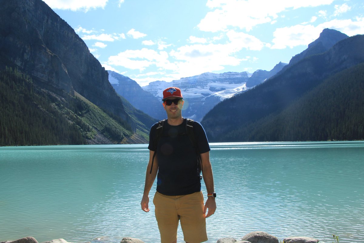 curlingdude's tweet photo. I’ve decided to post pictures from past events.
This is from my trip with @awightman to Lake Louise in Aug 2021. https://t.co/mfHgxuNeA7