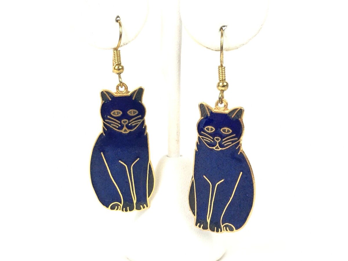 Check out Cloisonne Blue Kitty Cat Dangle Drop Earrings Pre-owned Estate Find 2 1/8' ebay.com/itm/2556448735…

#cloisonne #cloisonneearrings #cat #cats #catearrings #dangleearrings #costumejewelry #preownedjewelry #mewmewsboutique #outtasiteboutiquecom