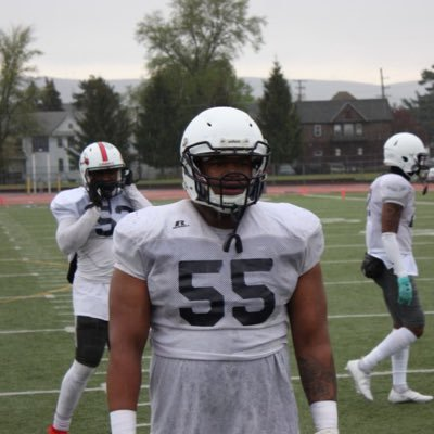 Coach_Griffin32's tweet photo. Rough day to say the least got word earlier that a great young man who was committed to play for us passed away today. Life is so short and precious, spoke with this young man just yesterday and now his gone. My thoughts and prayers are with his family and friends. #RIPYoung👑 https://t.co/EQNrDq6Zjy