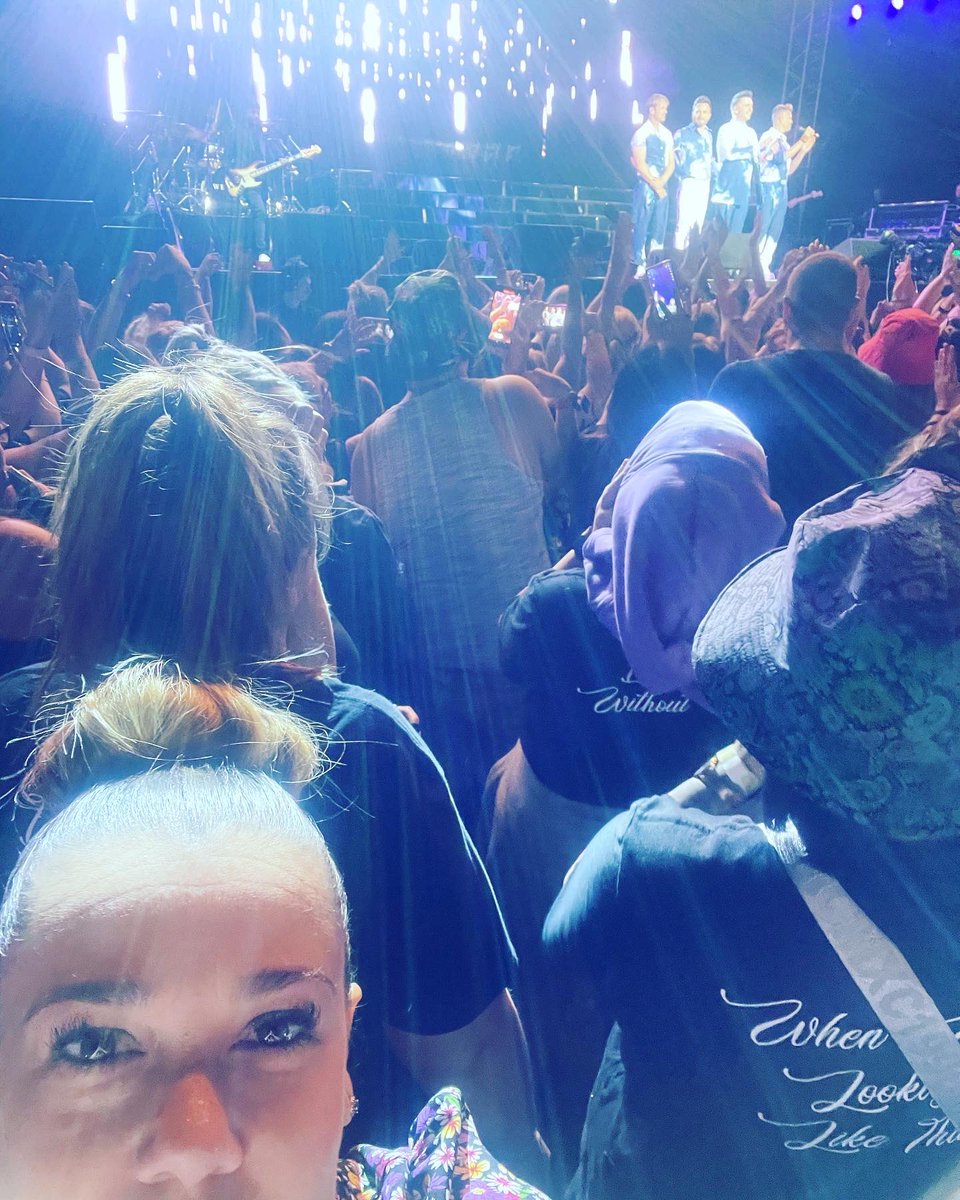 Amazing 😍
#Westlife #Scarborough #openair #phenomenal <a href="/westlifemusic/">Westlife</a> <a href="/ScarboroughOAT/">Open Air Theatre</a>