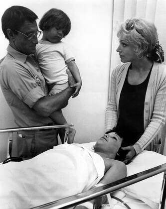 thedailyjaws's tweet photo. Today is #NationalParentsDay, did your mum or dad introduce you to #Jaws or #sharks? Or have you passed your #shark love and enjoyment of the #StevenSpielberg classic to your kids? https://t.co/6jCfyvl5ry