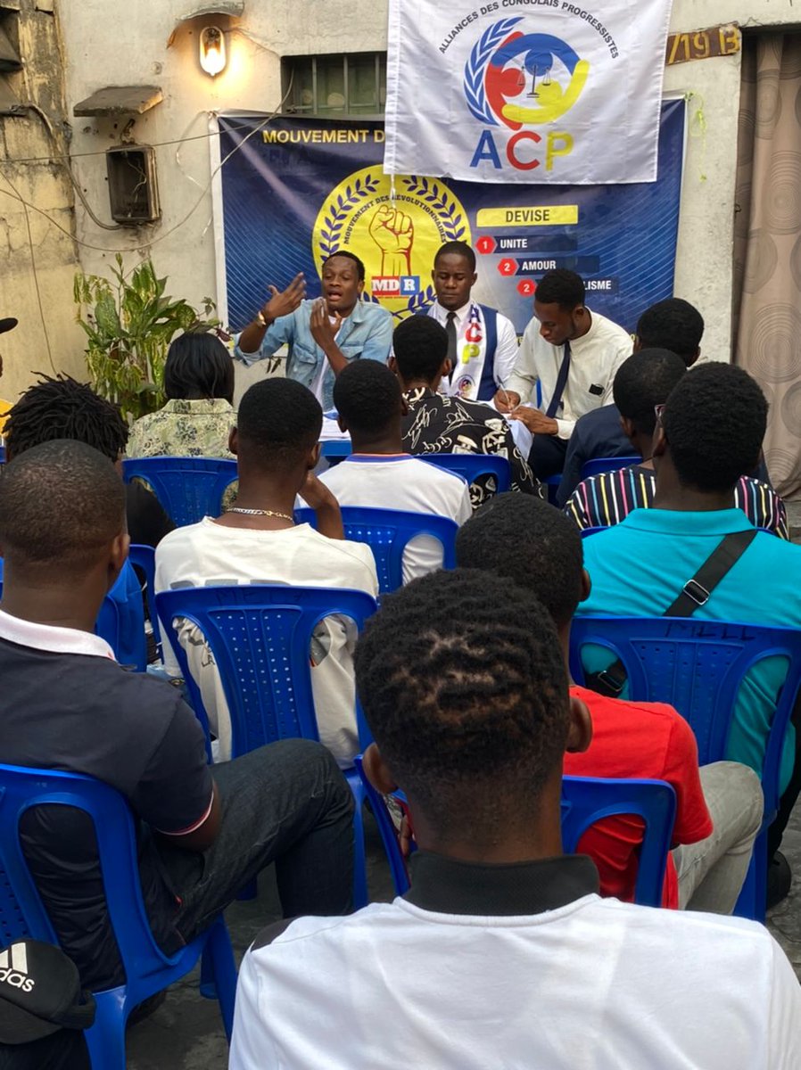 AMUPA_ACP's tweet photo. 1/1 Ds le cadre d l'encadrement des cellules de base  les Amis de Moïse MUPATA, AMUPA en sigle, le Coordonnateur des Amis de Moïse MUPATA, @jonathan_yoka a échangé ce 24 juillet 2022 avec les  responsables des différentes cellules de base ACP_AMUPA /MATETE... https://t.co/AnZqnZwaUR