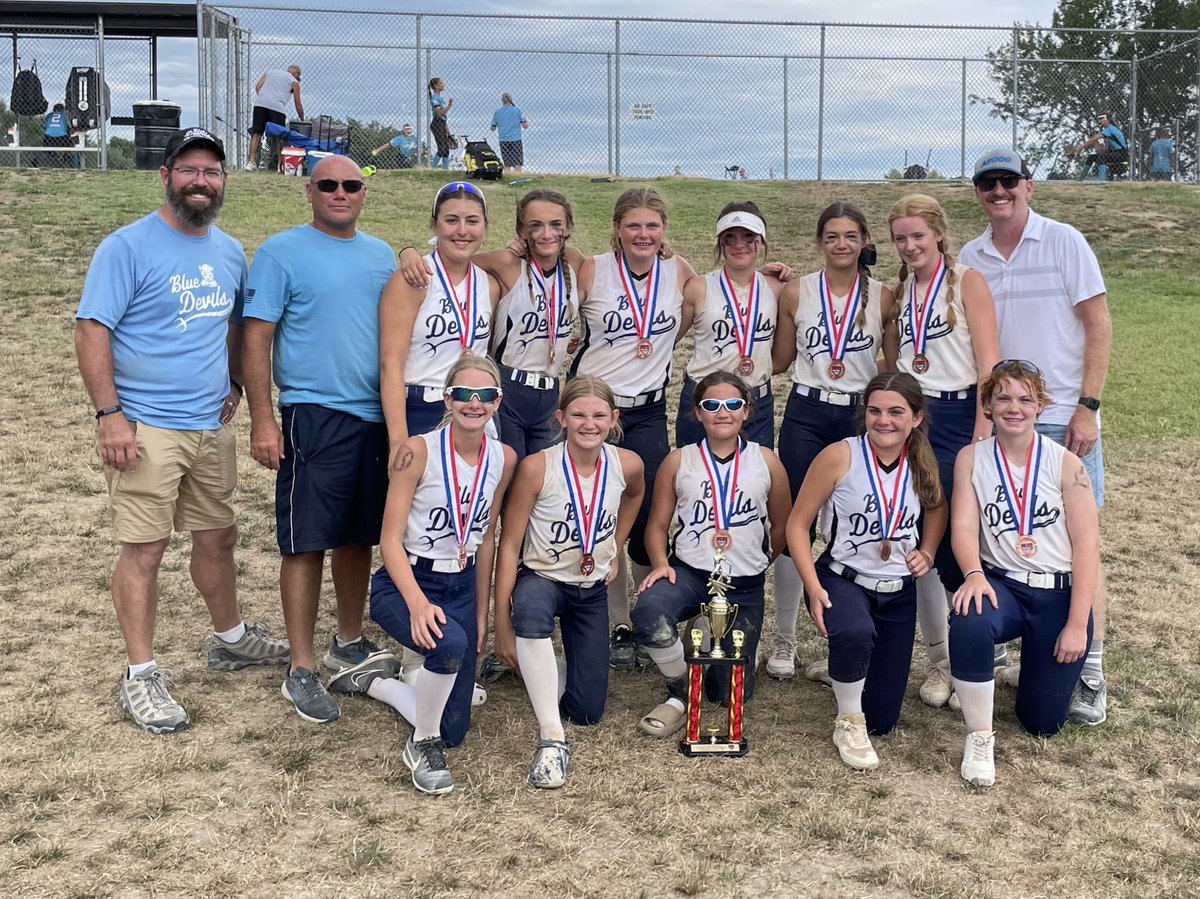 Coming home with the 3rd place World Series trophy! So proud of these girls!