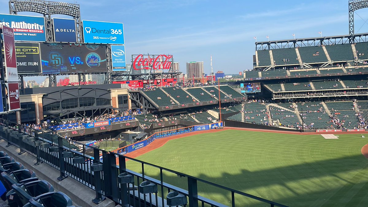 BfloBizDATA's tweet photo. When work takes you to New York, you arrive in time to catch a @Mets game. #LFGM #LGM https://t.co/TyTDIhsbsl