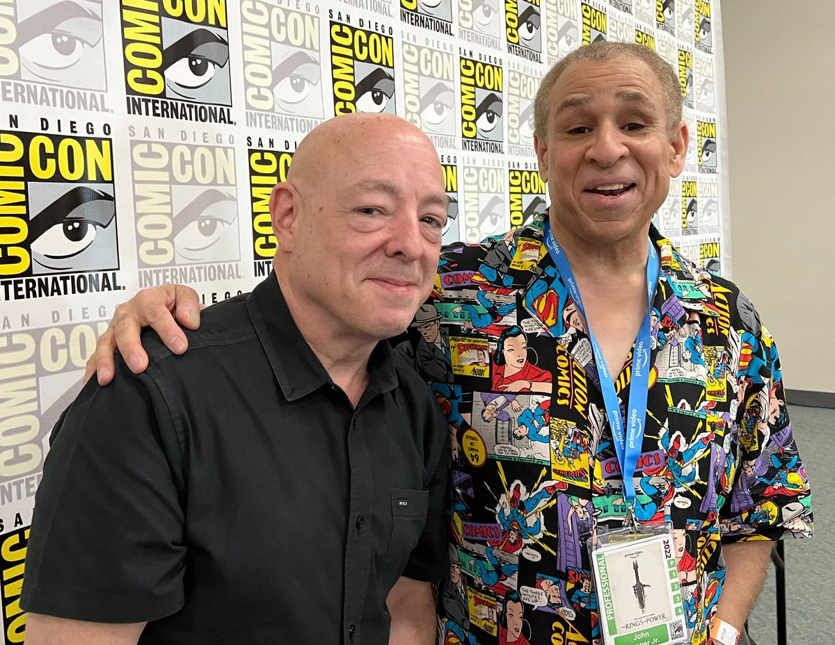 I just got back today from SDCC. I finally remembered to get a picture of myself with the legendary BRIAN MICHAEL BENDIS, a wonderful fellow. We were on Danny Fingeroth's 'STAN LEE at 100' panel together with a few other panelists. We all had a lot of fun.