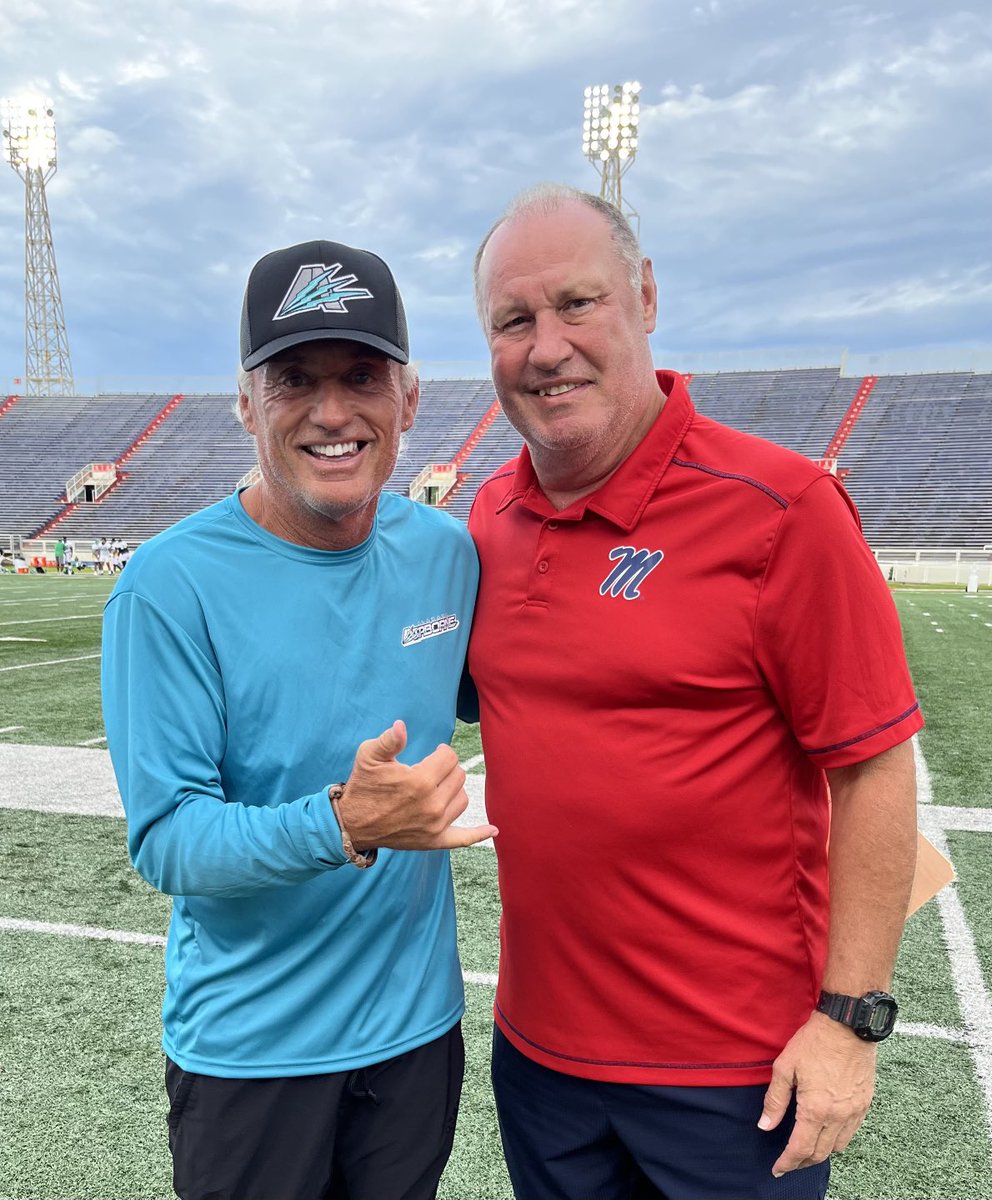 FUN TO CATCH UP WITH FORMER ⁦<a href="/OleMissFB/">Ole Miss Football</a>⁩, ⁦<a href="/BCLions/">BC LIONS</a>⁩ &amp; ⁦<a href="/Saints/">New Orleans Saints</a>⁩ QB LEGEND JOHN FOUCADE PRIOR TO OUR SCRIMMAGE TONIGHT!  JOHN WAS A GREAT COMPETITOR &amp; A GREAT GUY - HIS NEPHEW CHASE WHO PLAYED AT ⁦<a href="/GeauxColonels/">Nicholls Colonels</a>⁩ IS ONE OF OUR QBS ⁦<a href="/AirborneMlfb/">MLFB Alabama Airborne</a>⁩