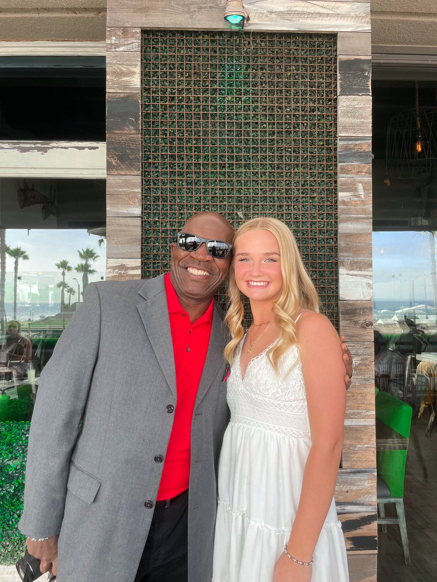 peyton👻 tweet media