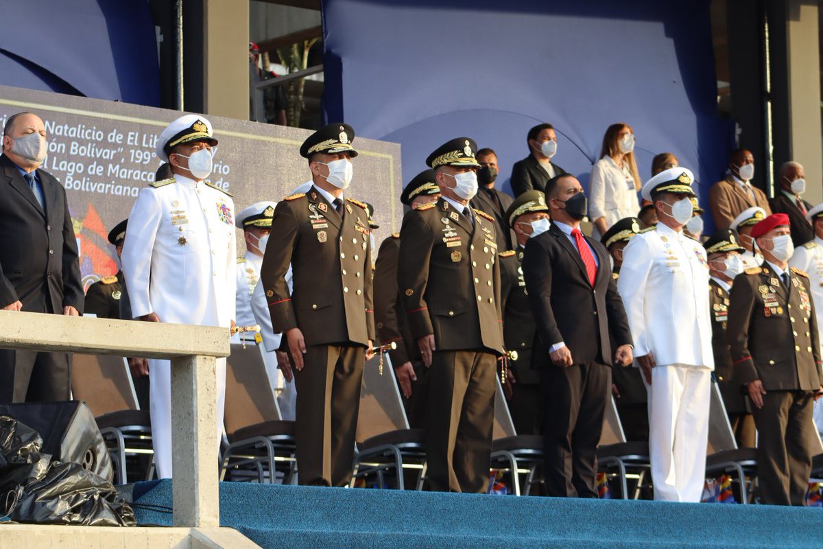 Muy orgullosa de haber asistido este #24Jul al acto con motivo de los 199 años de la Batalla Naval del Lago de Maracaibo y Día de la Armada Bolivariana, en la sede de la <a href="/AMARB_Oficial/">Academia Militar de la Armada Bolivariana</a>. 

¡Felicito a mi glorioso componente! Bravo Zulú <a href="/ArmadaFANBVzla/">Armada_ve</a>

#VivaElLibertadorBolívar