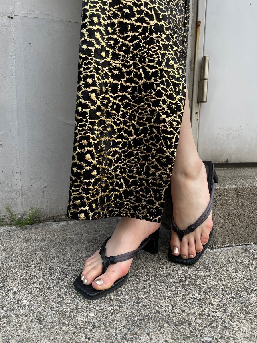 _Juemi_'s tweet photo. 【SHOES&amp;SANDAL 1BUY1FREE】
大好評のセール企画💠

スニーカー、サンダルの対象商品2点お買い求めで金額の安い方が無料に❤️‍🔥
お支払いは1点のお値段(定価)で、2点ゲットできるのは本日まで✔️✔️✔️ https://t.co/V35EECSyk5