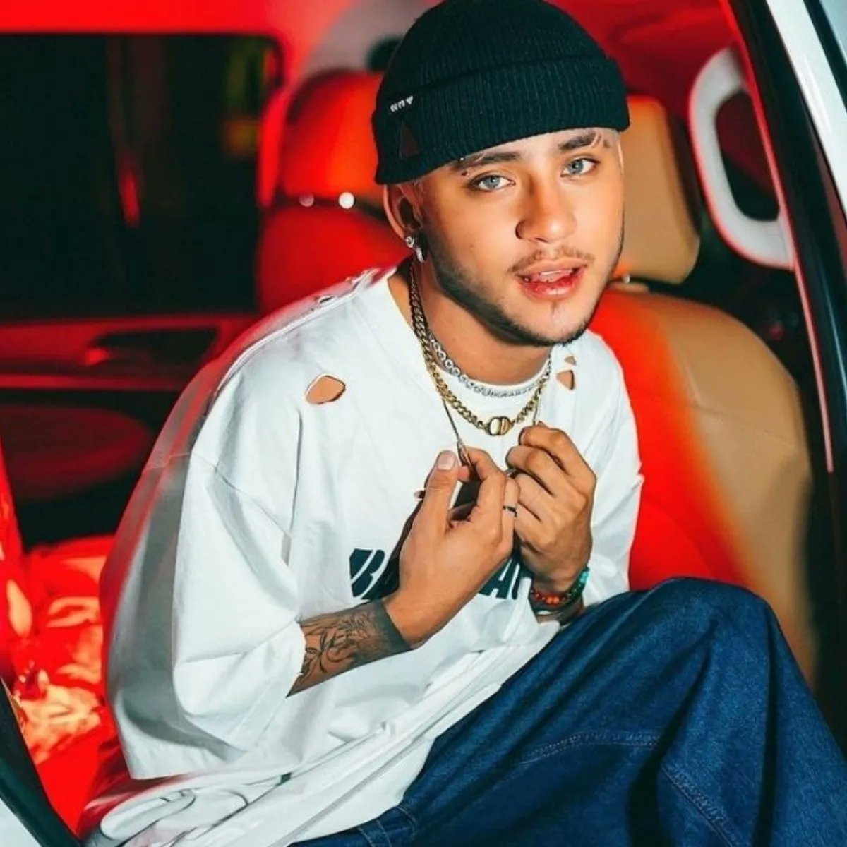 love4rod's tweet photo. Ariana Grande ha revelado que estaría interesada en colaborar con Rod Contreras en un comentario a través de IG:

"También me gustaría colaborar con Rod Contreras, me parece un artista increible con un gran talento". https://t.co/fPuYCGGcIG