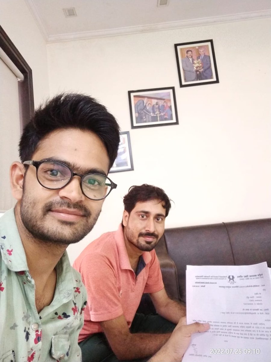 DeveshSharma_RJ's tweet photo. साथी @mahimeena96 जी के साथ एक बार फिर मिलेंगे शिक्षा मंत्री जी से अभी 
थोड़ी देर में
कल सोलिस्टर जनरल तुषार मेहता जी की सुप्रीम कोर्ट में एसएलपी नंबर 3222/2022 पर बहस के लिए उपस्थित हो

हम बातो के झूठे पुल नही बांधते करके दिखाते है
#NcteStandWithBed https://t.co/Z1nNpa30BM