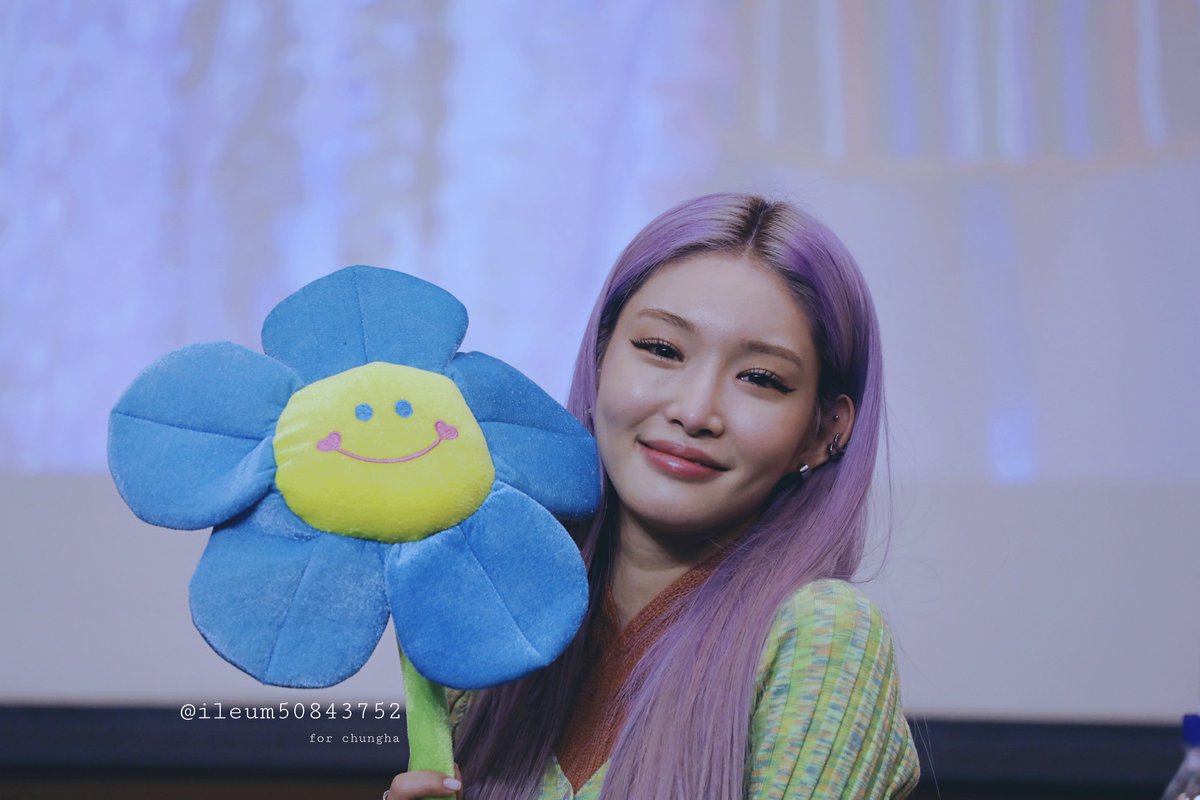 ileum50843752's tweet photo. 카메라 진짜 잘 봐주고 너무 예쁘게 웃는다ㅠㅠ 
누가 꽃이야ㅠㅠ #청하 #CHUNGHA https://t.co/g5GSKUSXaj