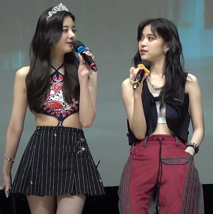ilyjinlia's tweet photo. oh this genre of jinlia
https://t.co/qssLXFvdiQ
