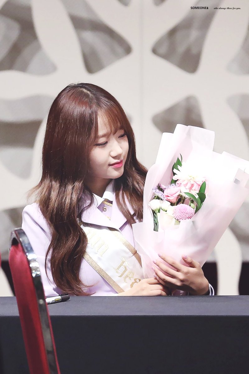 🌻 #ChoiYoojung #최유정 #WekiMeki #위키미키 <a href="/WekiMeki/">WekiMeki 위키미키</a>