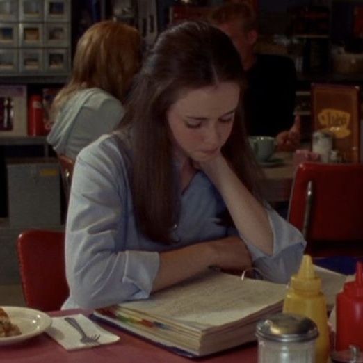 linastudies__'s tweet image. ✨ Algumas dicas de como ter/manter o 𝐟𝐨𝐜𝐨 nos 𝐞𝐬𝐭𝐮𝐝𝐨𝐬. 📚

╚ thread ✼  ҉  

#studytwt | #studytwtbr