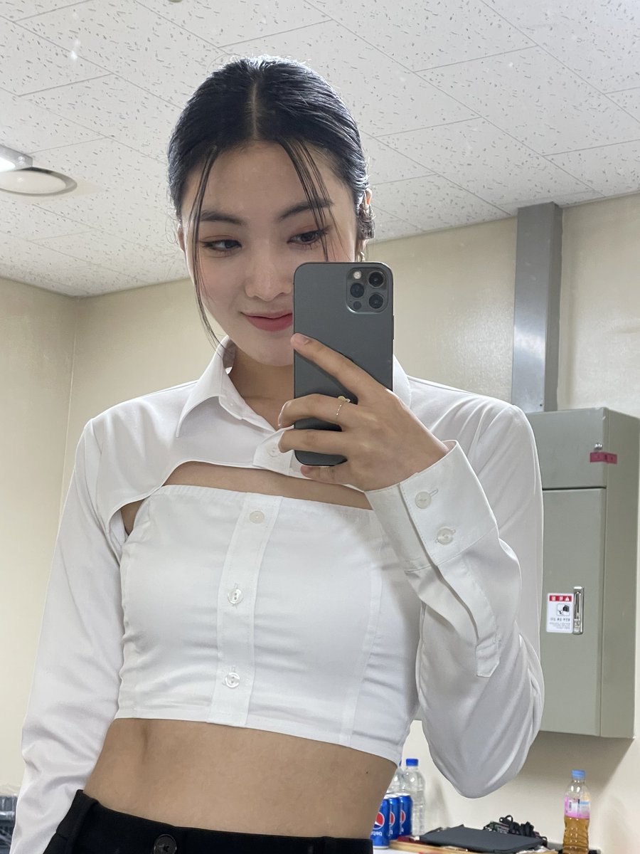 🌙 #Lucy #루시 #WekiMeki #위키미키 <a href="/WekiMeki/">WekiMeki 위키미키</a>