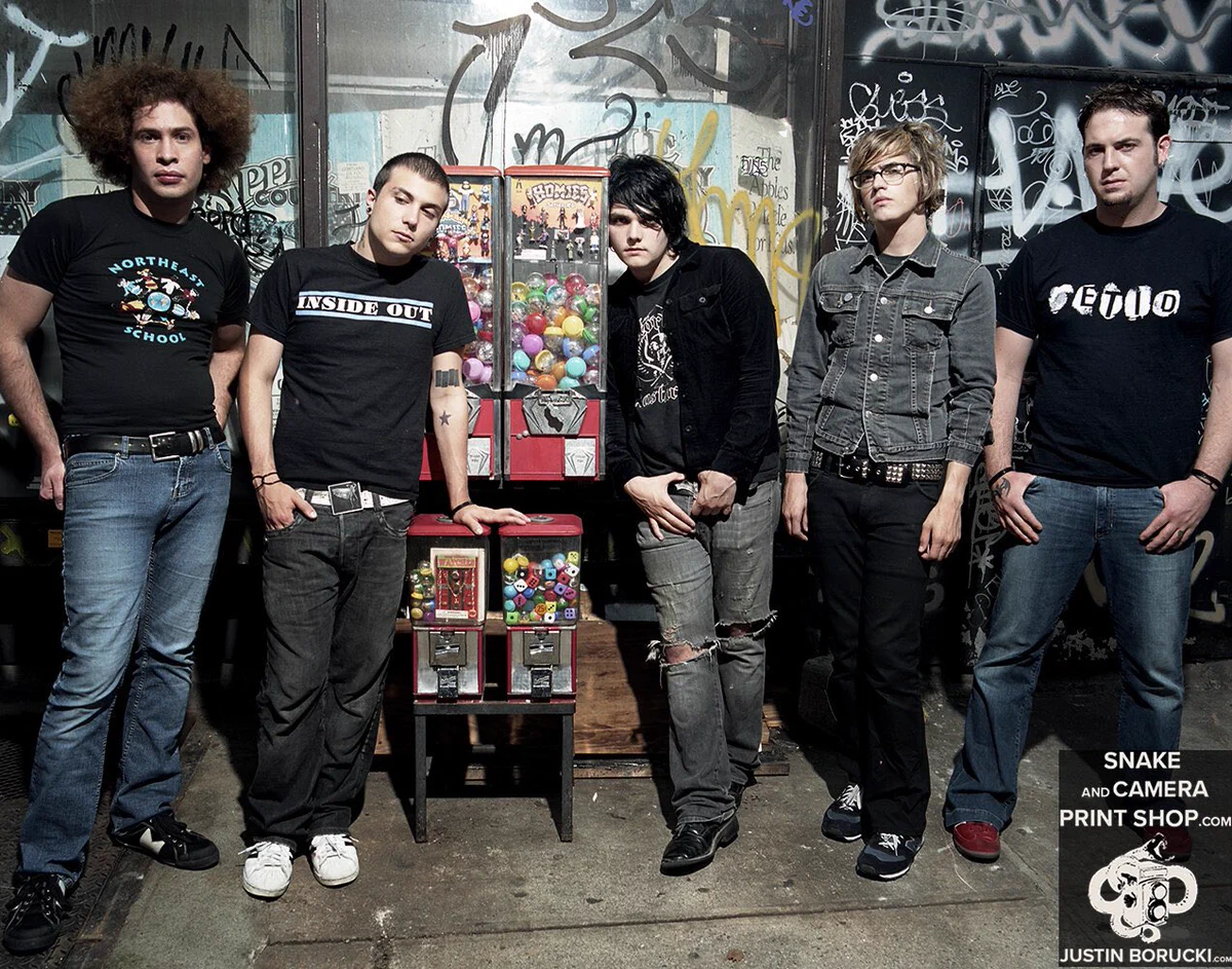 MY CHEMICAL ROMANCE 写真 JUSTIN BORUCKI FYeDMvzXoAI0dLj?format=webp&