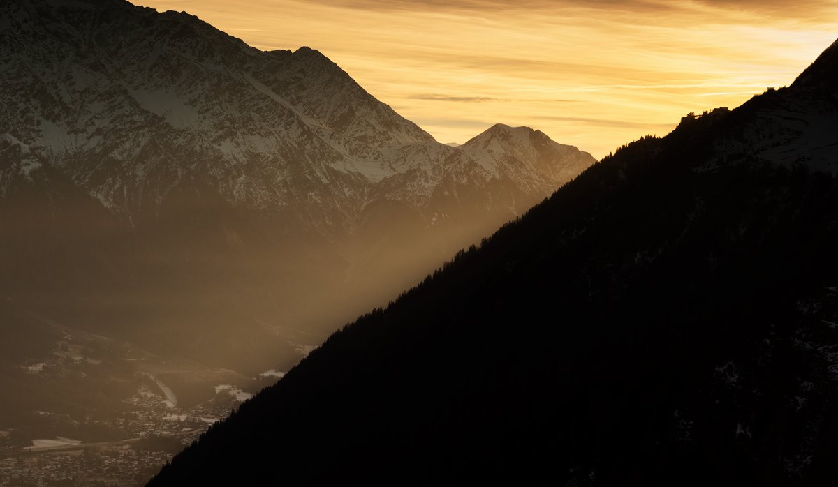 PixilPlanet's tweet photo. Sunset in the French alps
#france #earthoffical #exploremore #wanderlust #travel #naturegram #outdoortones #wanderlust #cannon #wowplanet #stayandwander #photorookie2022 #hikingtheglobe #hikingbangers #lensible #landscapephotgraphy #discoverearth #alps #chamonix #peak #MontBlanc https://t.co/0inKok0mWZ