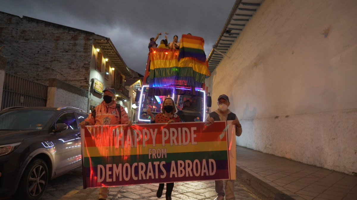 #PrideCuenca2022 #ecoalicióndiversa 
Este día fue, es y será nuestro...y de todxs las personas. Por un mundo con menos homofobia y más amos. 👭👬👩‍❤️‍👩👨‍❤️‍👨🌈