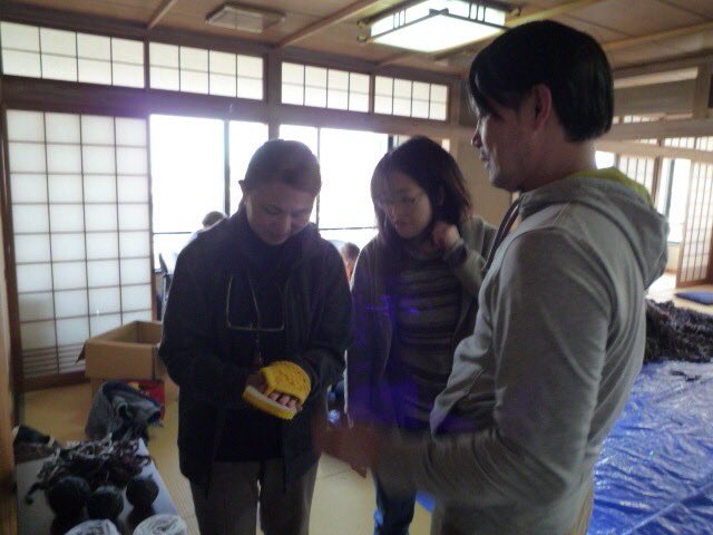 yachiyoshakyoVC's tweet photo. #wacka の梶原さんは #アップサイクル を通じて #生活困窮者自立支援事業 「くらしサポートチームふらっと」にご協力頂いています。
InstagramとFacebookでは，梶原さん @WAcKA0113 のインタビューを掲載しています♬
#八千代市 #Tシャツヤーン #地域協働 https://t.co/7GiG8ieNKJ