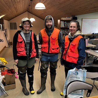 Honoring a great seven-year partnership with the Geography Department at @UWM we recently welcomed students from the Geography 650 class, who helped us map and remove invasive species populations across 177 acres. Thank you! #uwm #uwmilwaukee #invasivespecies