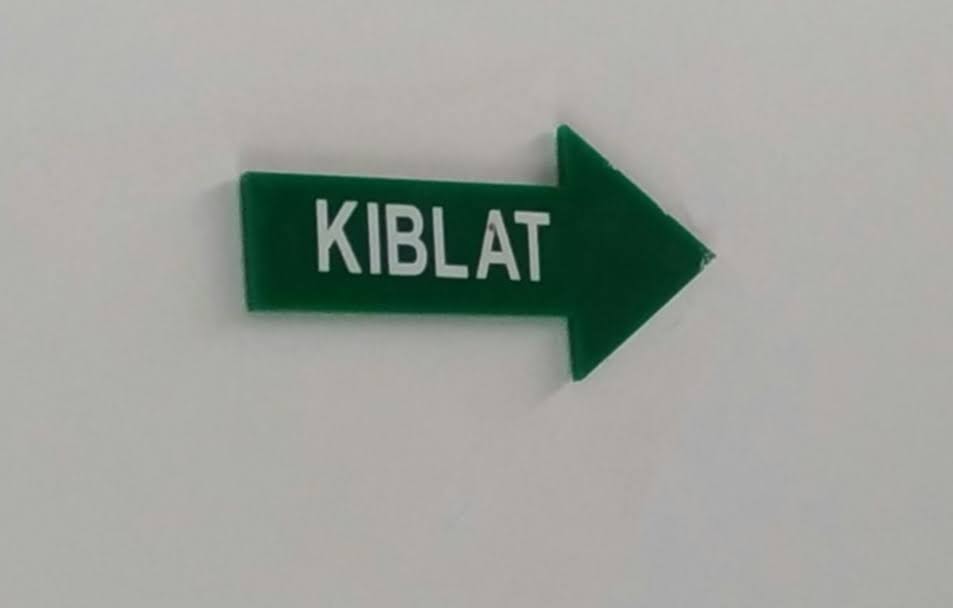 Qaddarallah kita hidup di masa ketika izzah Ummat Rasulullah ﷺ berada di titik sangat rendah. 

Kalau pun kita tidak berbuat apa-apa, setidaknya janganlah hati kita beku mendiamkan. Janganlah hati kita tak marah dan meradang. 

#KeadilanTebangPilih