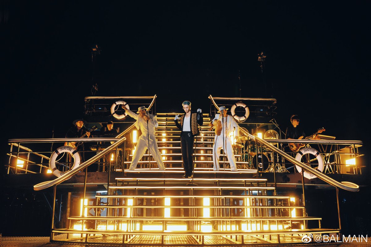 XbackINA's tweet photo. 240722 BALMAIN Weibo Update 4P.

#LAY #张艺兴 #레이 @layzhang @lay_studio https://t.co/POspWwU8bq