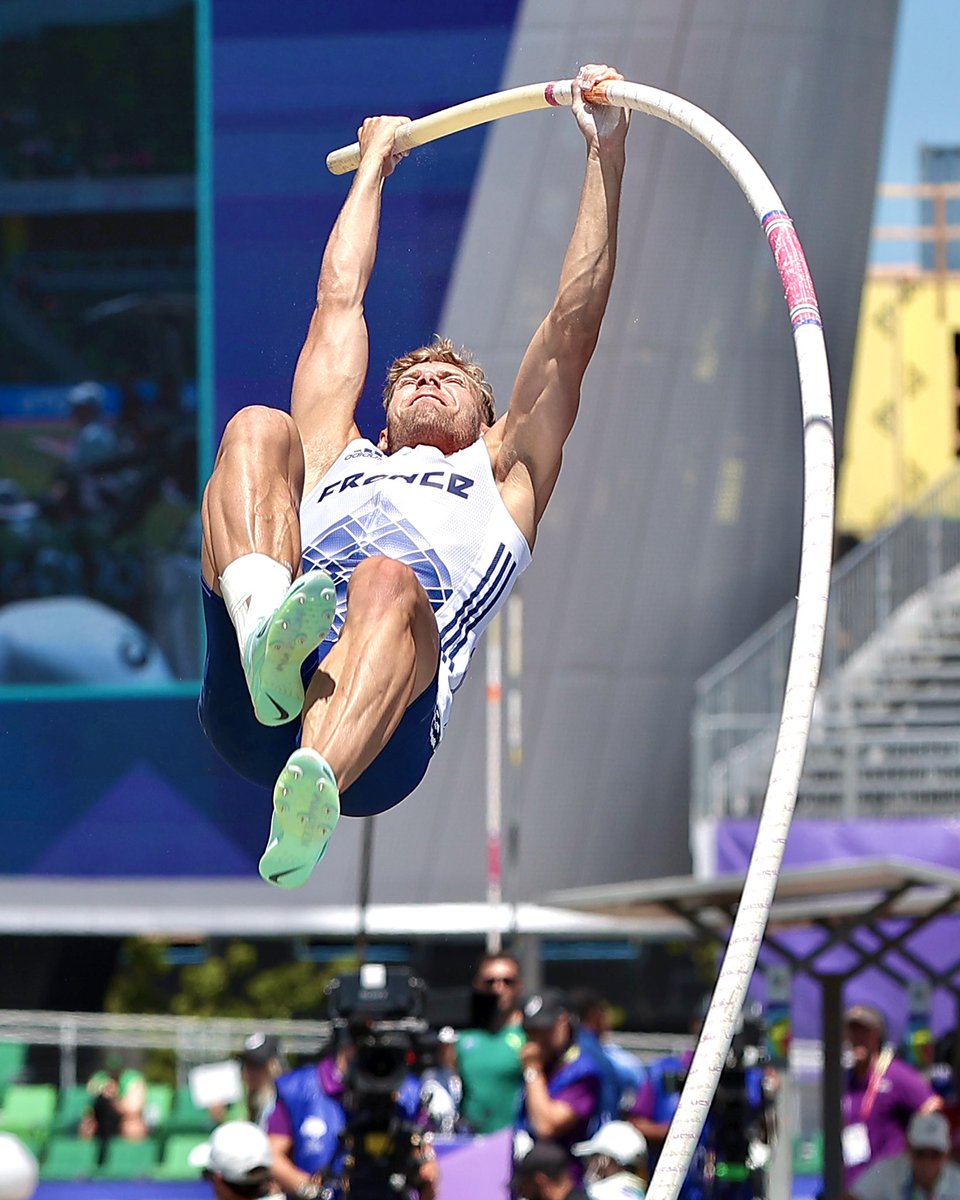 mayer_deca's tweet photo. 5m40 au saut à la perche ! 💥
1035 points 
👊🏼👊🏼👊🏼

📸 @stadion_actu https://t.co/XdxLQQIamU