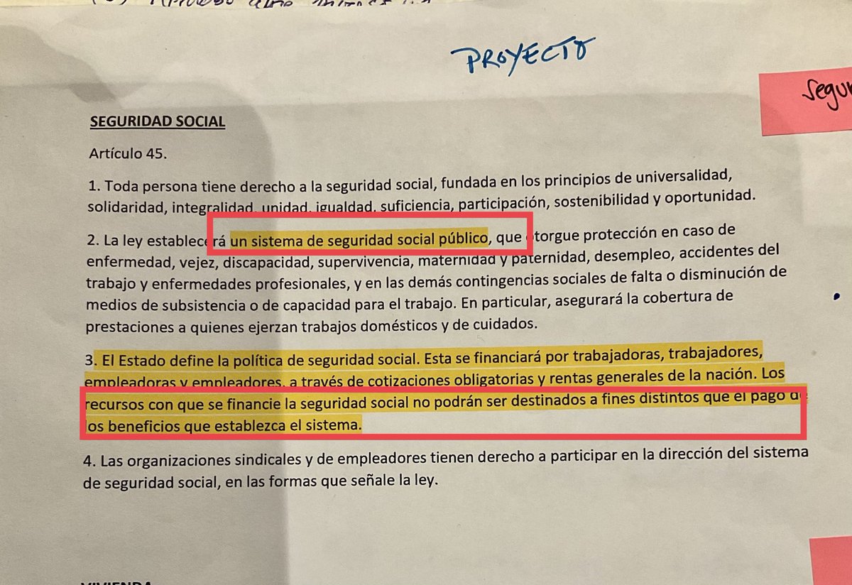 berfontaine's tweet photo. ¿Por qué la nueva constitución no garantiza que los trabajadores sean dueños de sus ahorros? ¿Por qué un sistema sólo público sin derecho a elegir administrador y sin herencia? Cualquier gobierno con una mayoría de diputados podrá nacionalizar tus fondos.  #SiLaLeesLaRechazas https://t.co/FNSWkR5lvy
