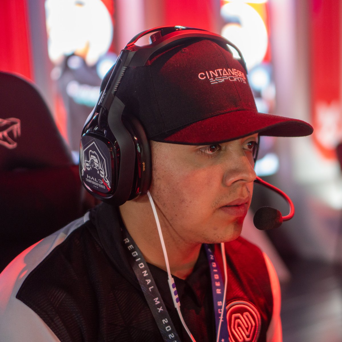 HCS's tweet image. It's time for the #HCSMexicoCity22 GRAND FINALS! Join us live as the MX region's best two teams throw down for the lion's share of $50,000! 🏆

@CintaNegraGC ⚔️ @KnightsGG 

🇺🇸 Twitch.tv/Halo
🇲🇽 Twitch.tv/Halo_es