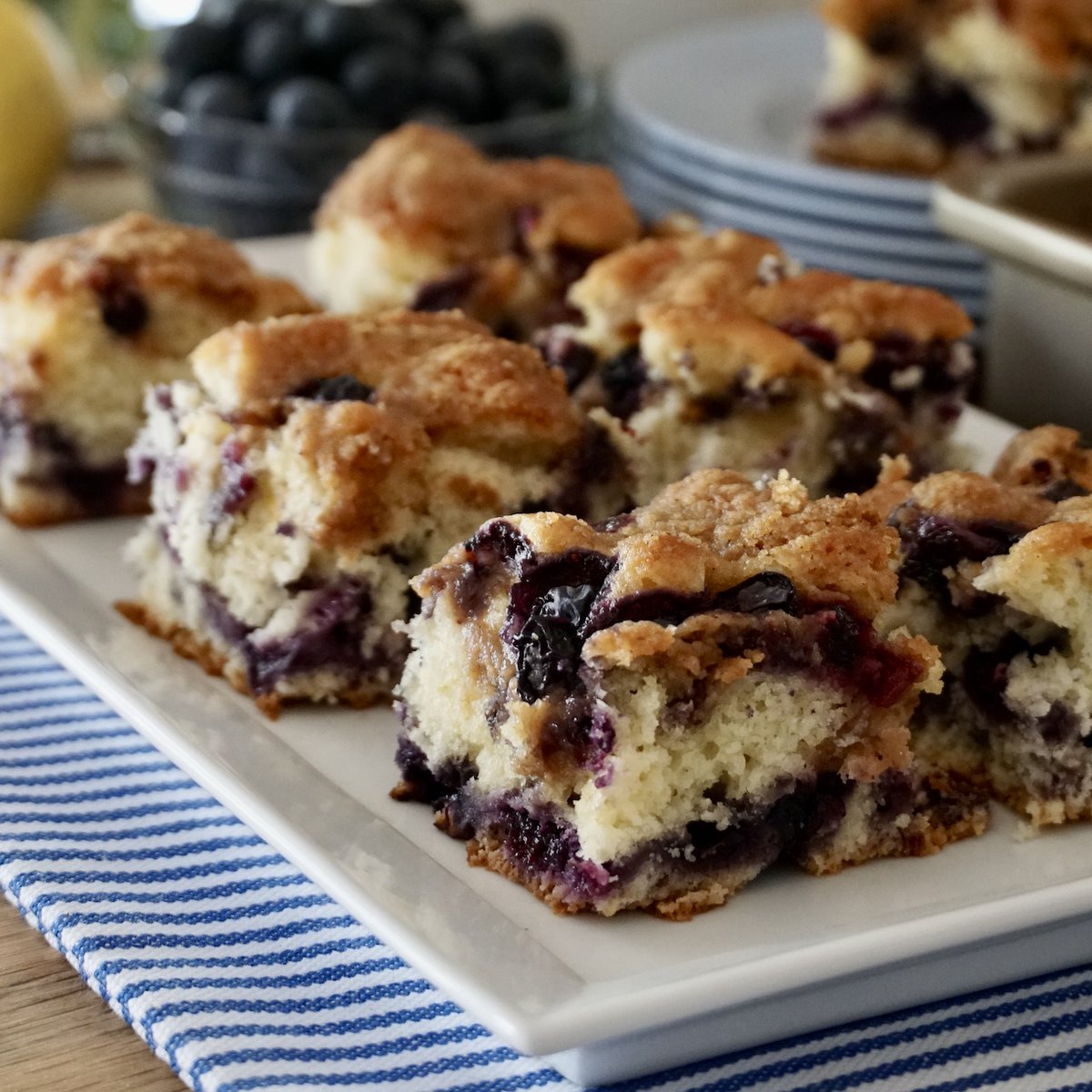 BLUEBERRY CRUMB CAKE | Quick &amp; Easy! youtu.be/yfd2spsIc90 via <a href="/YouTube/">YouTube</a> 

#dessert #seasonalrecipes #recipes #easyrecipes