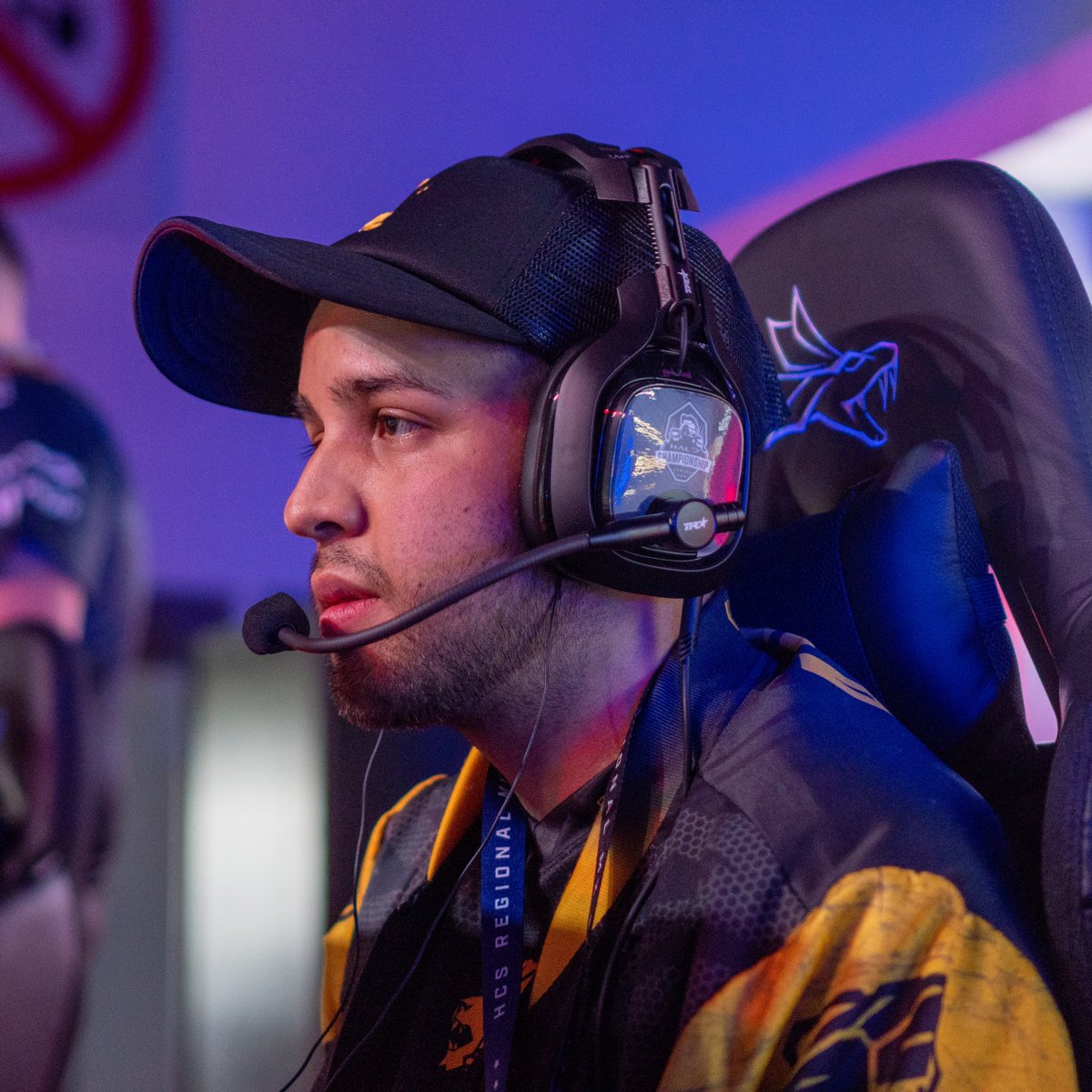 HCS's tweet image. It's time for the #HCSMexicoCity22 GRAND FINALS! Join us live as the MX region's best two teams throw down for the lion's share of $50,000! 🏆

@CintaNegraGC ⚔️ @KnightsGG 

🇺🇸 Twitch.tv/Halo
🇲🇽 Twitch.tv/Halo_es