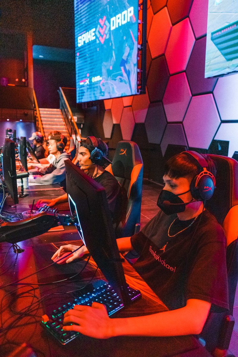 HyperXArena's tweet photo. I saw some DISGUSTING one taps and now I wanna take myself to Aimlab... Spike Drop is still live right now!!! 

https://t.co/USKQeaeqfl

#GamersLiveHere https://t.co/ssuT2Tfbu2