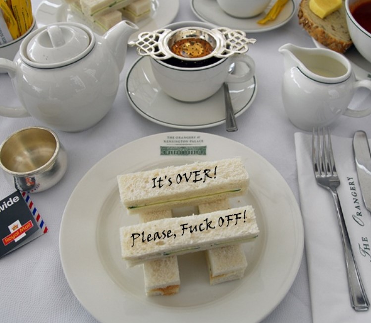 random_snakes's tweet photo. #AwfullyBritishWaysToBreakUp With tea and cute little sandwiches! π€ͺπ«π₯ͺπ€¬π https://t.co/2v2KEJBi4l
