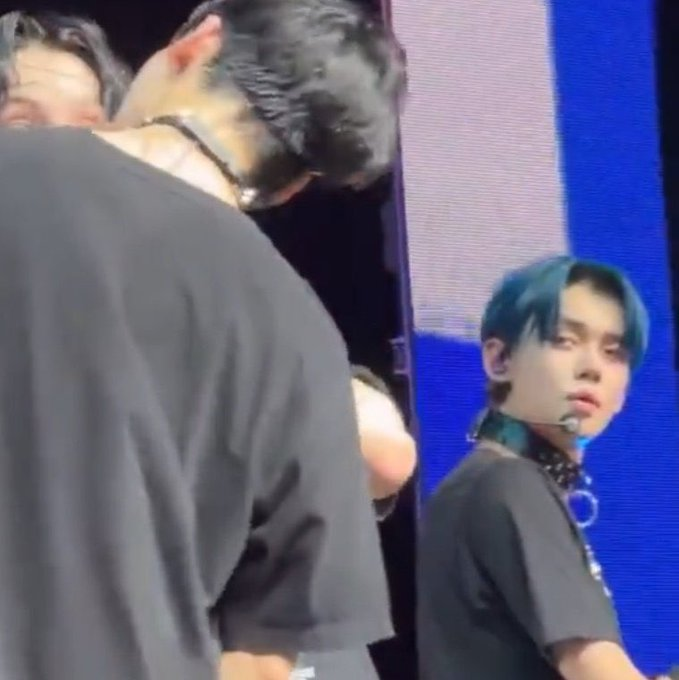 HUEKAN1SMS's tweet photo. another meme-material https://t.co/COnjsbbXWr