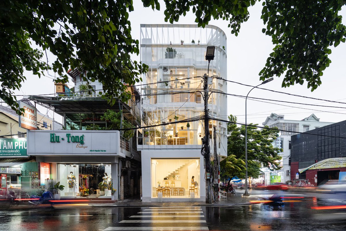 ArchGulo's tweet image. Tiam Coffee Shop &amp;amp; Home
Nguyen Khai Architects &amp;amp; Associates, 2020
photos by Quang Dam
Hue, Vietnam