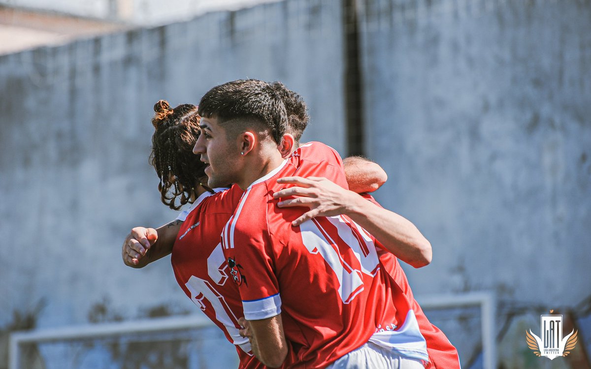 La ilusión que me condena
Siento llegar una ilusión que me condena 
🐞🏆