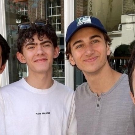 hourlybash's tweet image. 