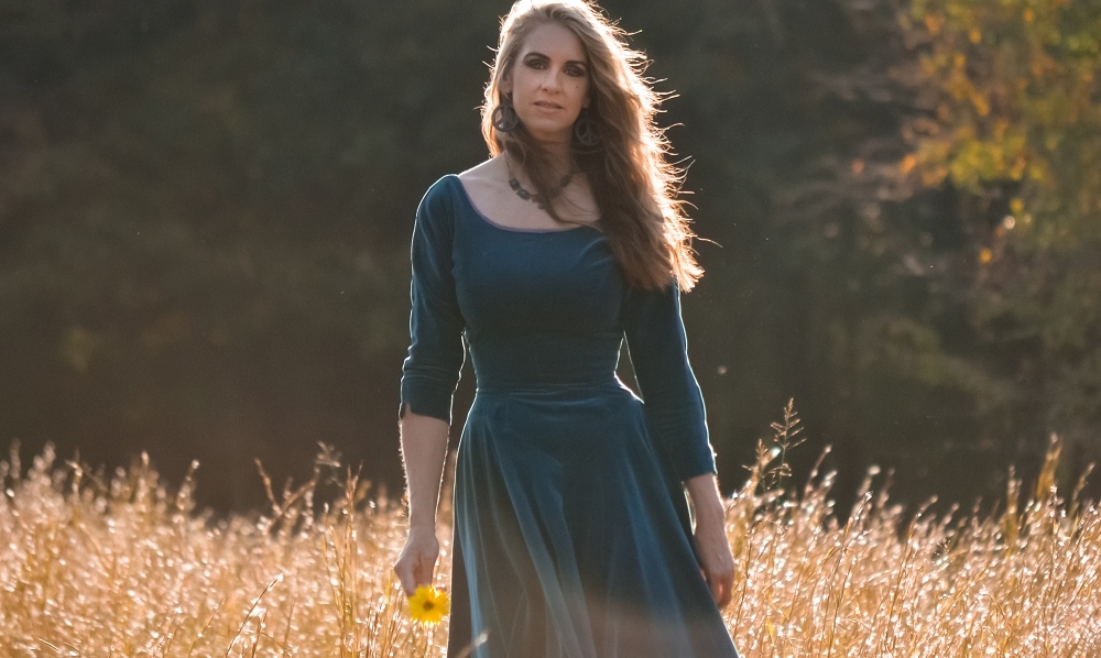 CountryTownAU's tweet photo. #PREMIERE We have your first look at Nashville singer-songwriter @TempletonTMusic's new music video for 'Get Back Up' 🐴 Watch here > https://t.co/WhqcDKwwbH https://t.co/OdJvnH0CkU