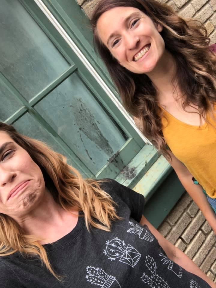 hellomacyk's tweet image. “We are all just a puke window waiting (3 years) to be cleaned.” 
@DanaLouBruinsma #pukewindow