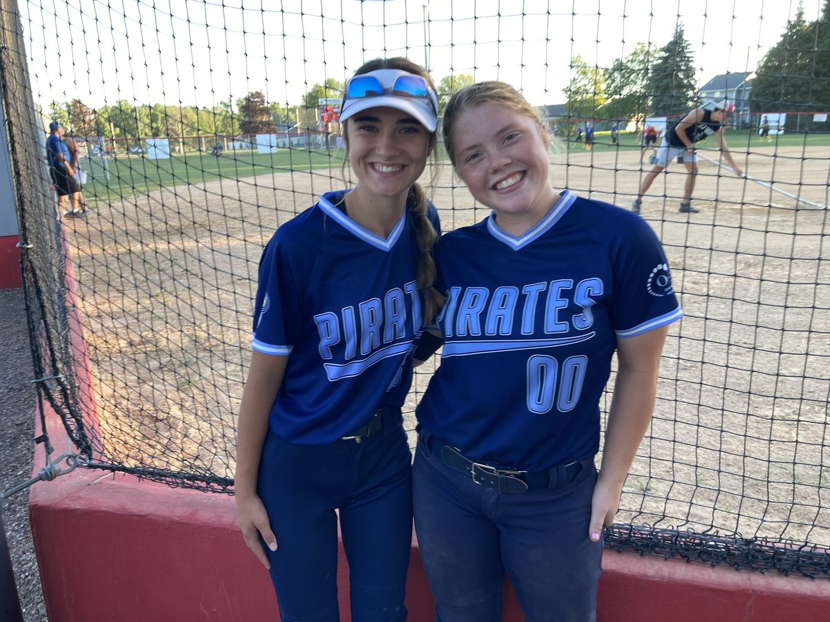 GracinFoytik's tweet photo. Got asked by Bay Port to fill in this weekend up in Pulaski as they were short outfielders! I had so much playing with my teammate Kiana from BATS on our weekend off! Now off to Peoria to finish our last Tournament of the summer with the BATS! #rollbats https://t.co/xkyHZOnDlw