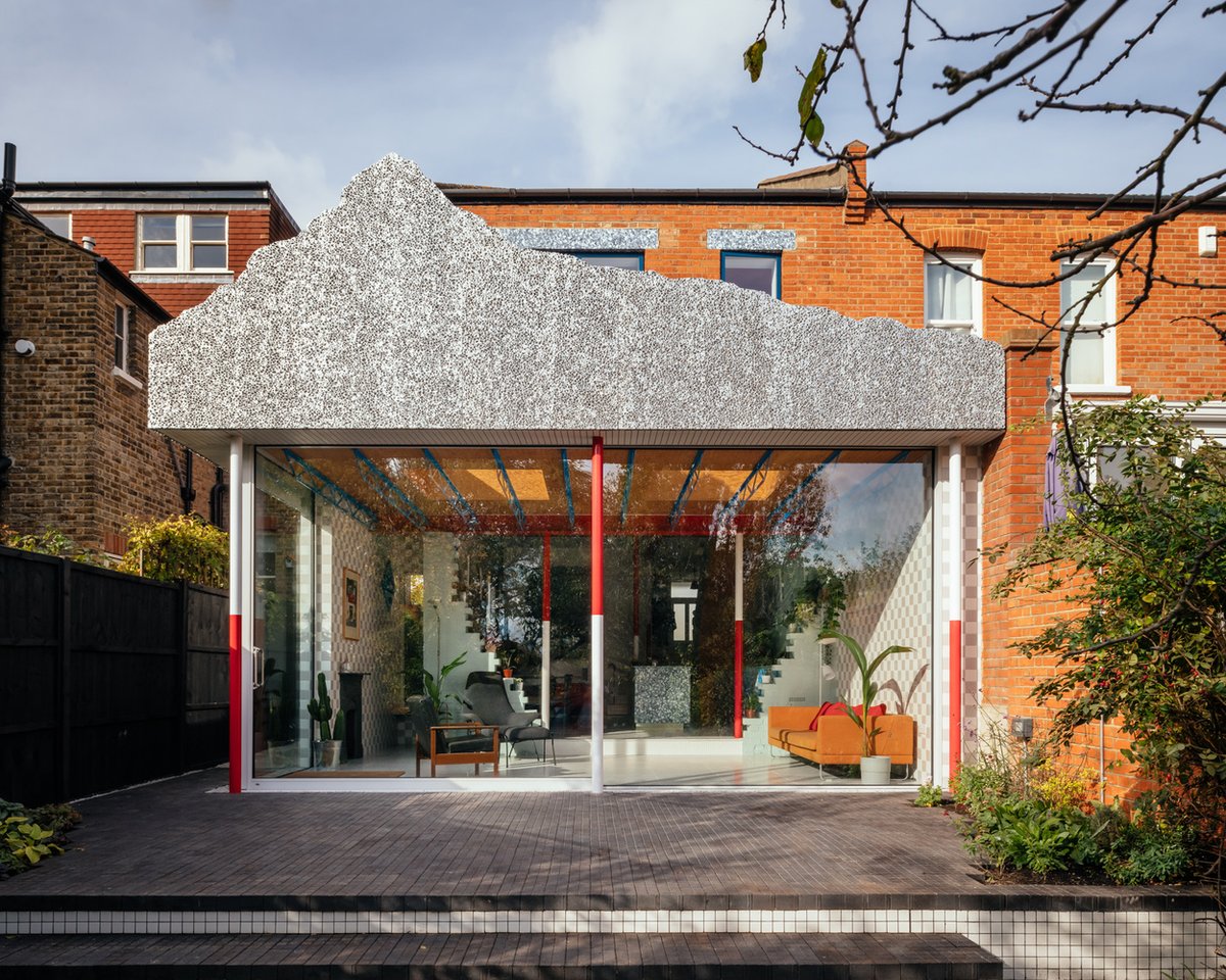 ArchGulo's tweet image. Mountain View House
by CAN, 2020
photos by Jim Stephenson
London, England