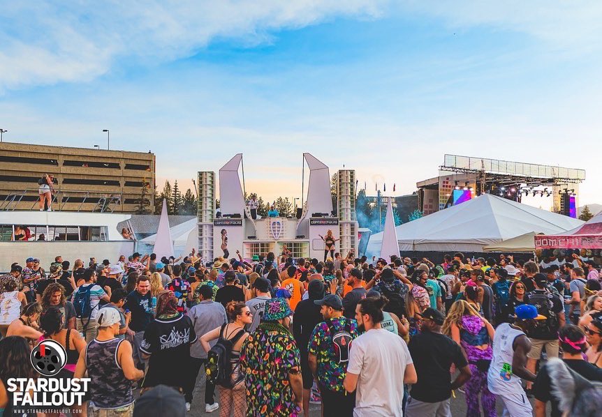 dancetronauts's tweet photo. Lake Tahoe never disappoints
@BassCampFest 🏔
📸 @stardustfallout
https://t.co/Ve7S2apocn
#dancetronauts #basscamp #basscampfest #edm #basscamp2022 #laketahoe #hardrocklaketahoe #festival #dj #djlife #stardustfallout https://t.co/7GiuvA0EVZ