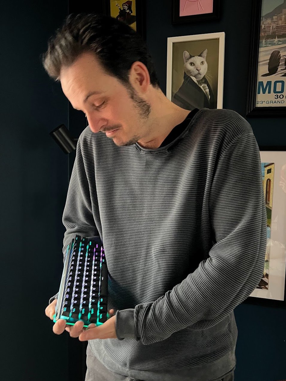 Bajo (bajo) / Twitter