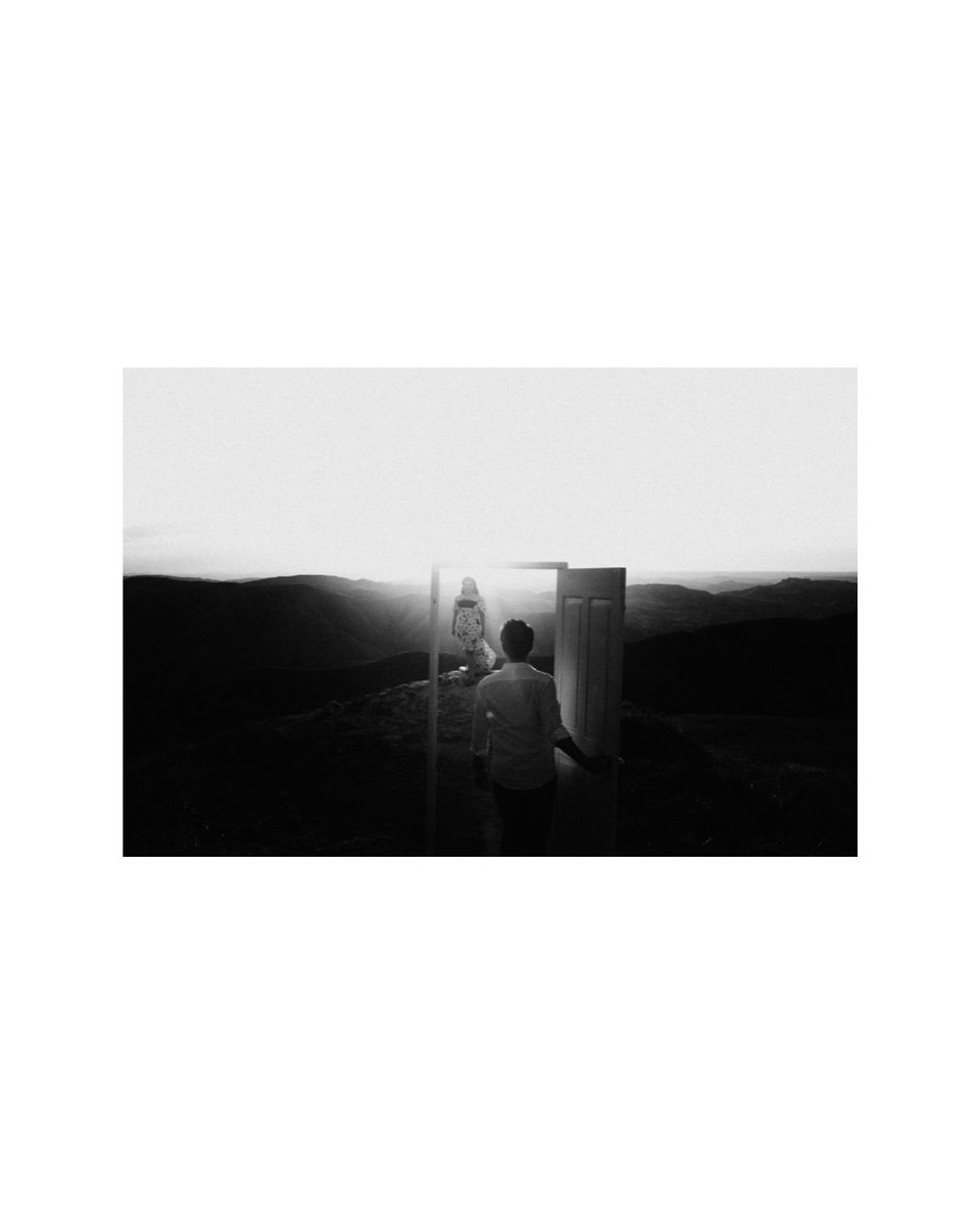 govoes's tweet photo. The Everywhere Door, traveling between locations, multiverses, storylines and everything in your wildest imaginations. https://t.co/ui88iA40cX