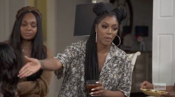 HisEvilTwinAD's tweet photo. Contessa and Toya gotta bond over their dislike for Heavenly. Cause Eugene was just a big ass bitch, a few seasons ago. #Married2Med https://t.co/JbT117doeK