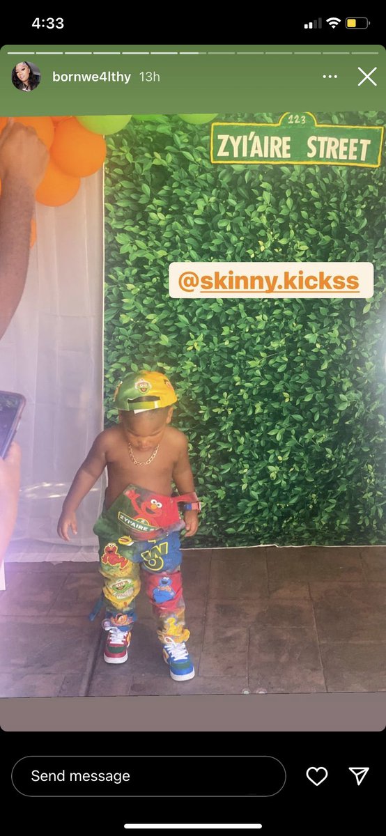 DaArtistryy's tweet photo. 😍😍 Sesame Street 2.0 .. #SkinnyLoveThaKids #customoutfits https://t.co/TTbZUpy7tN