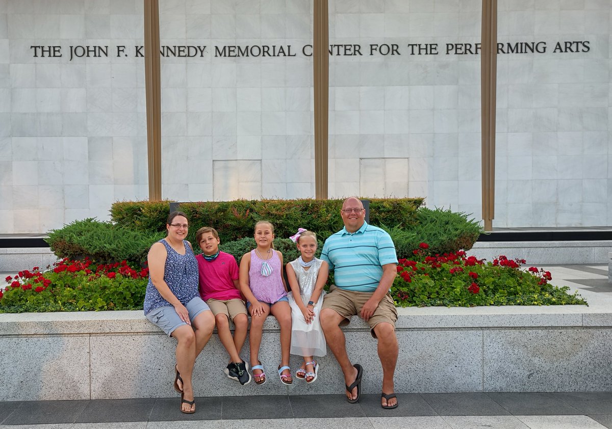 1st <a href="/kencen/">The Trump Kennedy Center</a> trip w/ the littles. 
☺️❤️🎵
#kencen50 <a href="/bluemangroup/">Blue Man Group</a>